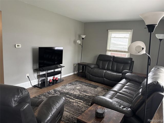 5407 Newcastle Drive, Kentwood, MI 49508