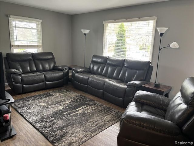 5407 Newcastle Drive, Kentwood, MI 49508