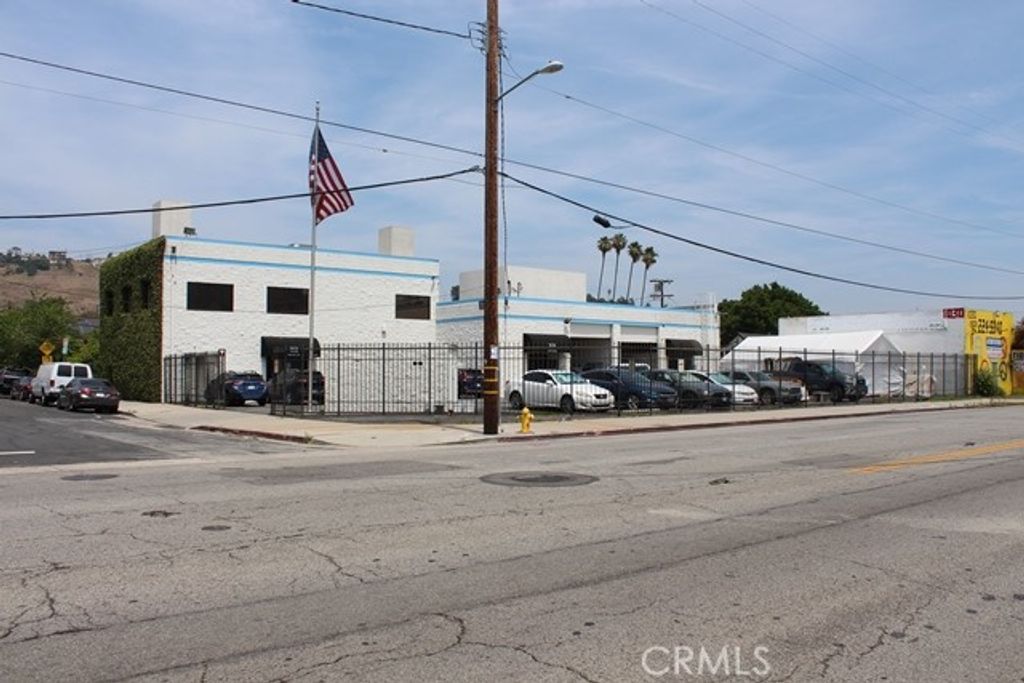 1114 N San Fernando Road B, Los Angeles, CA 90065