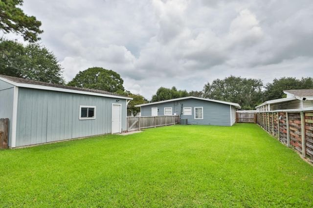 3218 Cedarcrest Drive, Pasadena, TX 77503