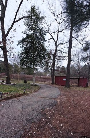 1120 Oak St., New London, TX 75682