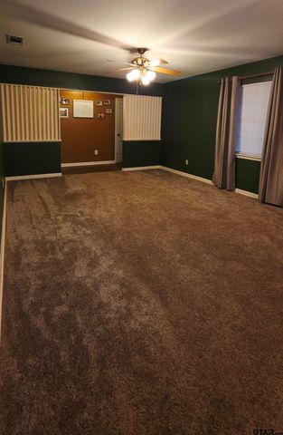 1120 Oak St., New London, TX 75682