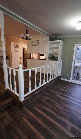 1120 Oak St., New London, TX 75682