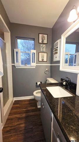 1120 Oak St., New London, TX 75682