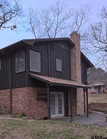 1120 Oak St., New London, TX 75682