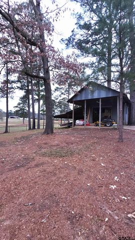 1120 Oak St., New London, TX 75682