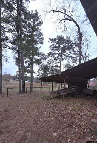 1120 Oak St., New London, TX 75682