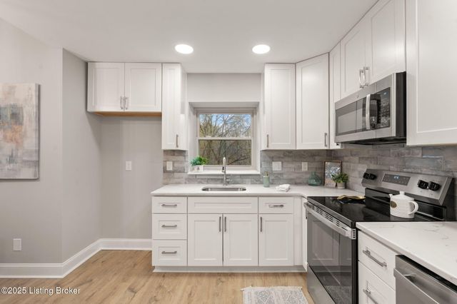 3703 Trail Ridge Rd, Louisville, KY 40241