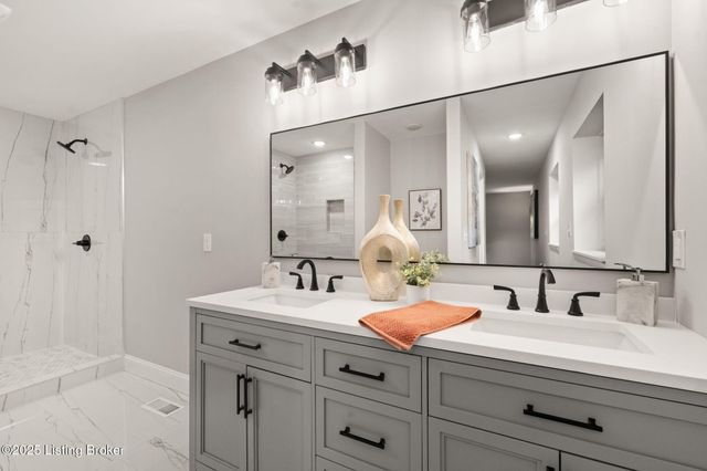 3703 Trail Ridge Rd, Louisville, KY 40241