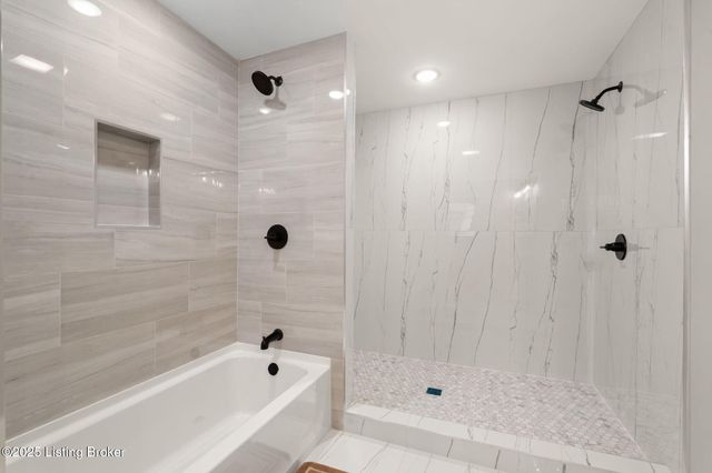 3703 Trail Ridge Rd, Louisville, KY 40241