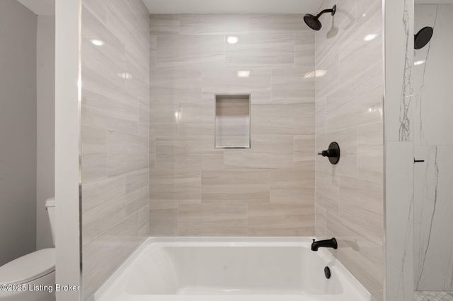 3703 Trail Ridge Rd, Louisville, KY 40241