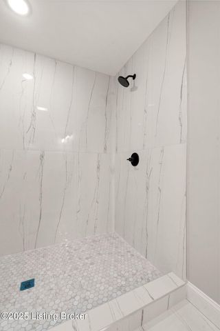 3703 Trail Ridge Rd, Louisville, KY 40241