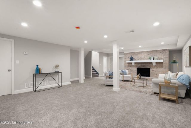 3703 Trail Ridge Rd, Louisville, KY 40241