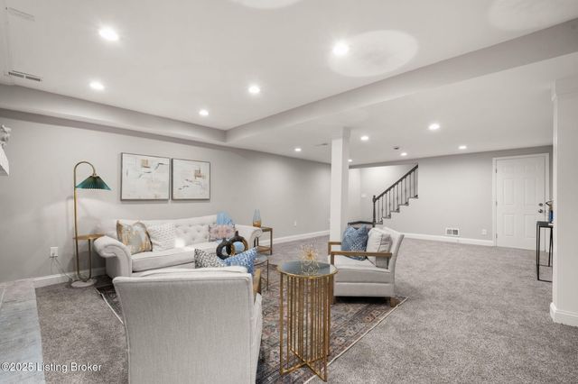 3703 Trail Ridge Rd, Louisville, KY 40241