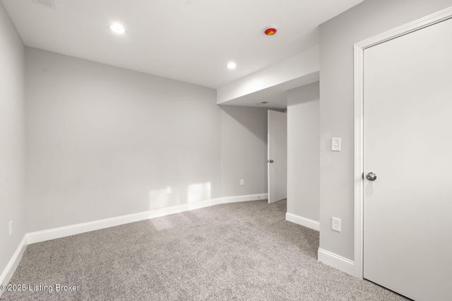 3703 Trail Ridge Rd, Louisville, KY 40241