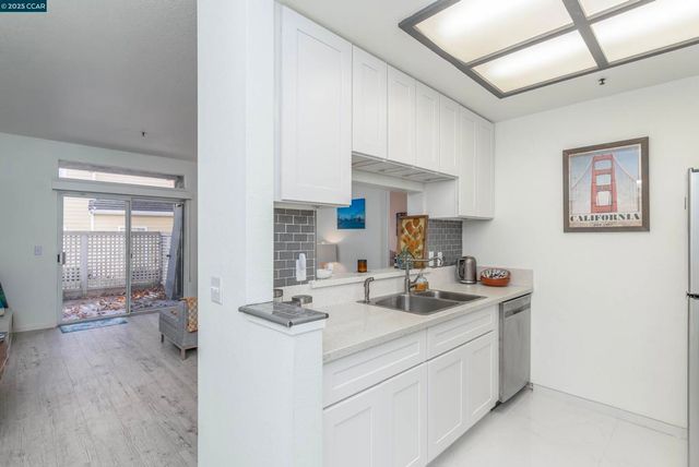611 Waterford Pl, Pinole, CA 94564