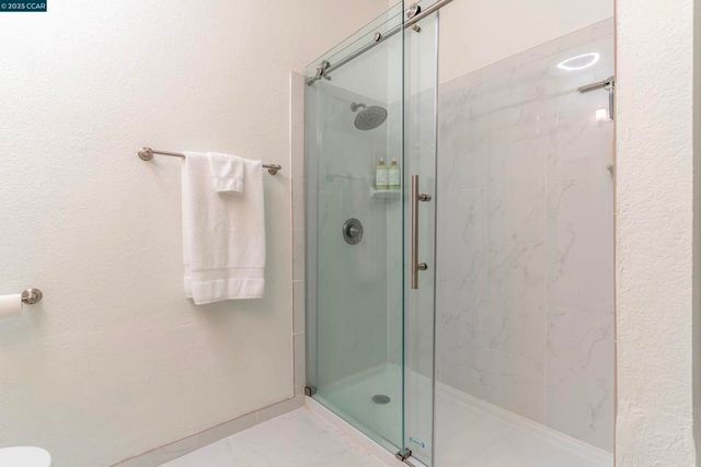 611 Waterford Pl, Pinole, CA 94564