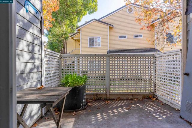 611 Waterford Pl, Pinole, CA 94564