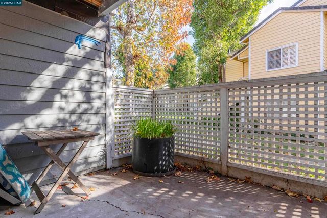 611 Waterford Pl, Pinole, CA 94564