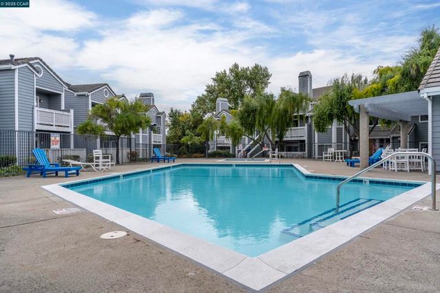 611 Waterford Pl, Pinole, CA 94564