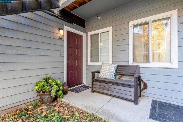 611 Waterford Pl, Pinole, CA 94564