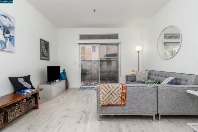 611 Waterford Pl, Pinole, CA 94564
