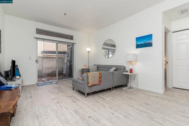 611 Waterford Pl, Pinole, CA 94564