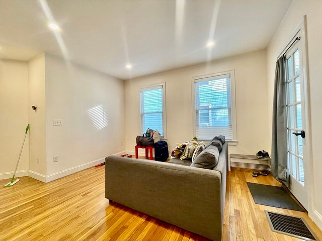 35 Line St 1, Cambridge, MA 02138
