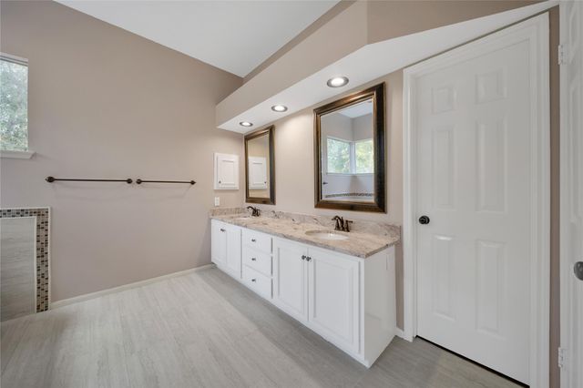 33 Mistyhaven Place, The Woodlands, TX 77381