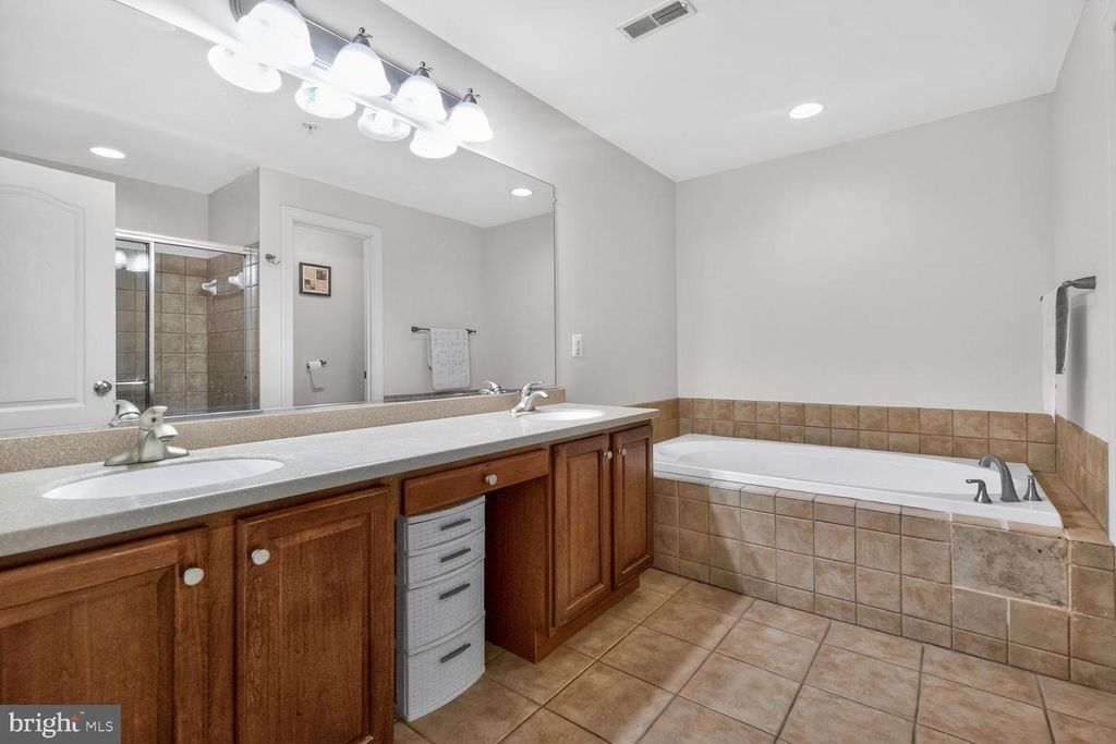 Image 22 of property listing at 12904 LIBERTY'S DELIGHT DR #84A, Bowie, MD 20720