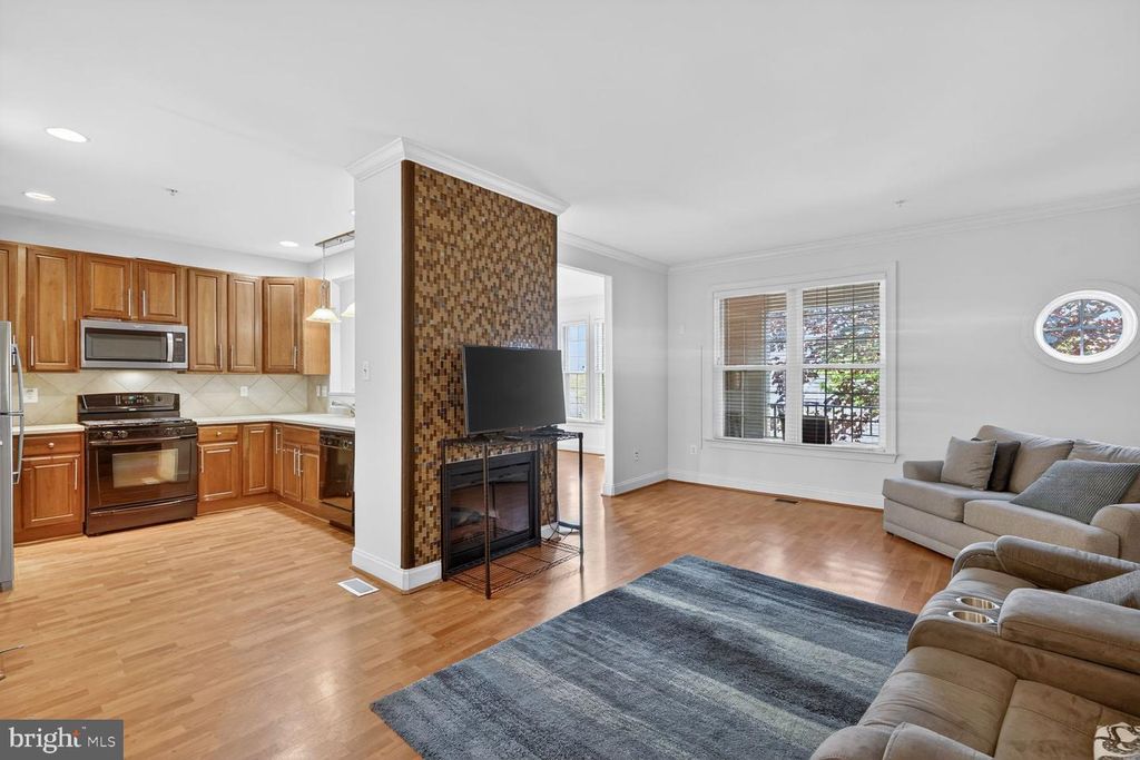 Image 8 of property listing at 12904 LIBERTY'S DELIGHT DR #84A, Bowie, MD 20720