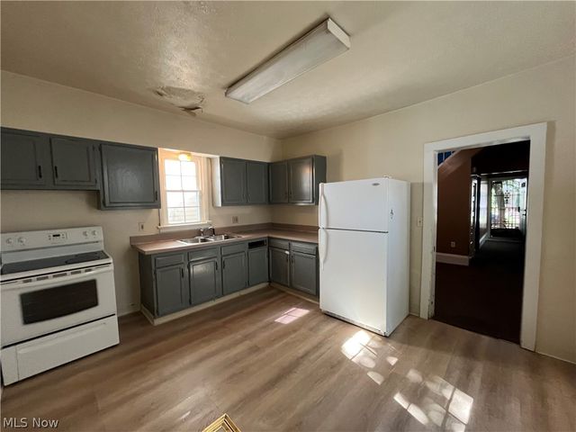 2164 W 45th Street, Cleveland, OH 44102