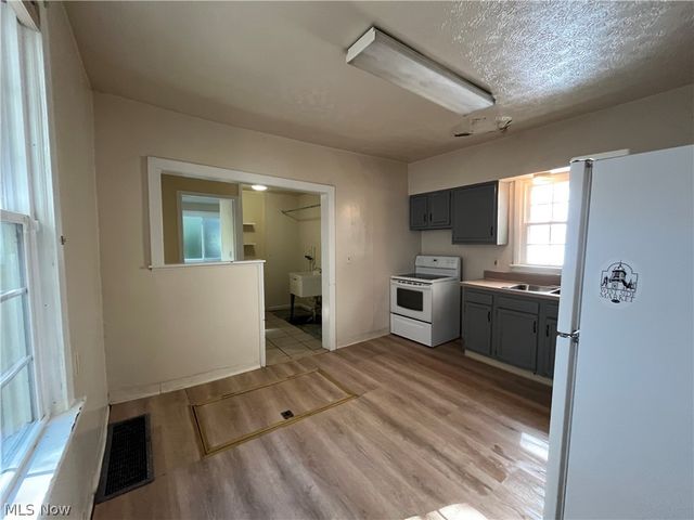 2164 W 45th Street, Cleveland, OH 44102