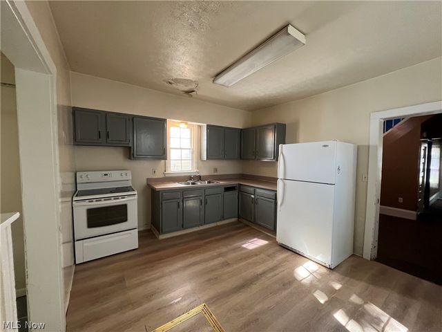 2164 W 45th Street, Cleveland, OH 44102