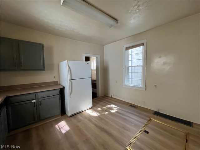 2164 W 45th Street, Cleveland, OH 44102
