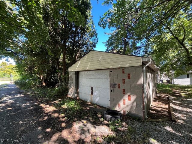 2164 W 45th Street, Cleveland, OH 44102