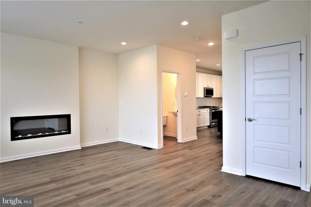 61 BECKER DR, Chalfont, PA 18914
