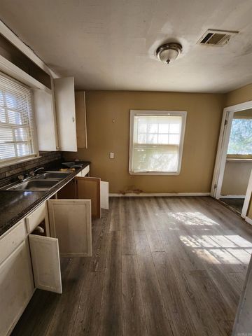 3004 Wolfe, Little Rock, AR 72206