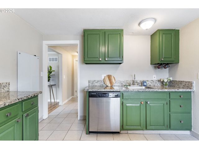 9221 Se GLADSTONE St, Portland, OR 97266