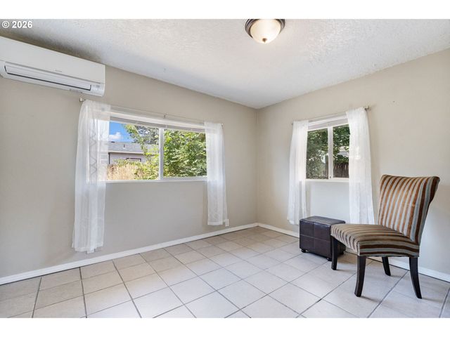 9221 Se GLADSTONE St, Portland, OR 97266