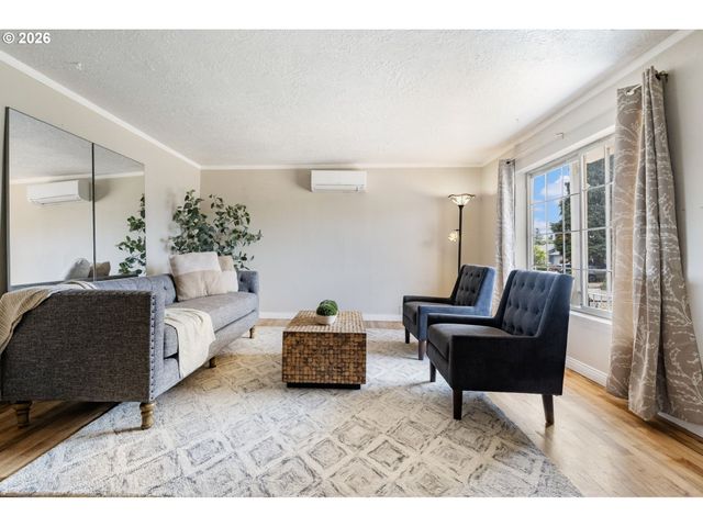 9221 Se GLADSTONE St, Portland, OR 97266