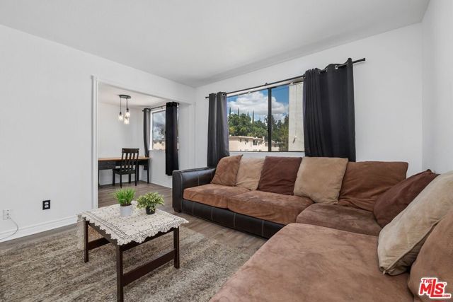 18415 Collins Street F, Tarzana (los Angeles), CA 91356