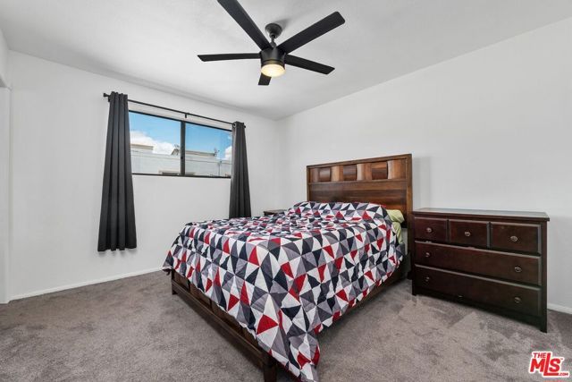 18415 Collins Street F, Tarzana (los Angeles), CA 91356
