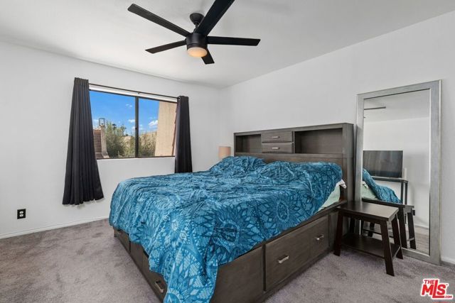 18415 Collins Street F, Tarzana (los Angeles), CA 91356