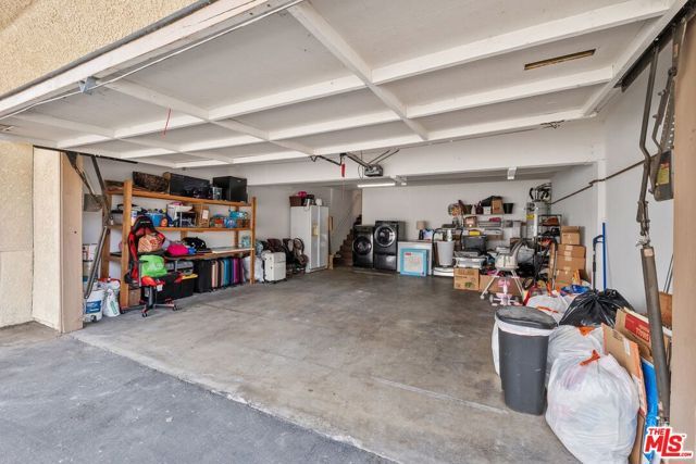 18415 Collins Street F, Tarzana (los Angeles), CA 91356