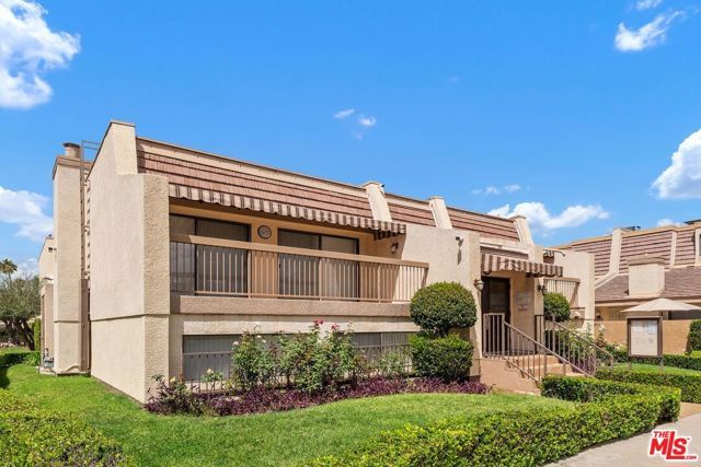 18415 Collins Street F, Tarzana (los Angeles), CA 91356