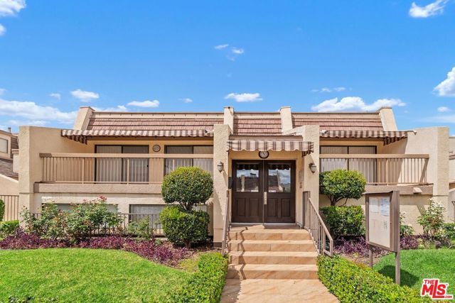 18415 Collins Street F, Tarzana (los Angeles), CA 91356