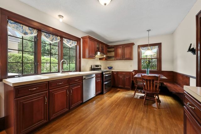 19 Harwich Road, Longmeadow, MA 01106