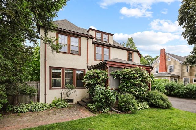 19 Harwich Road, Longmeadow, MA 01106
