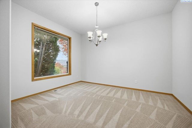 3111 W Canyon Lakes Dr., Kennewick, WA 99337